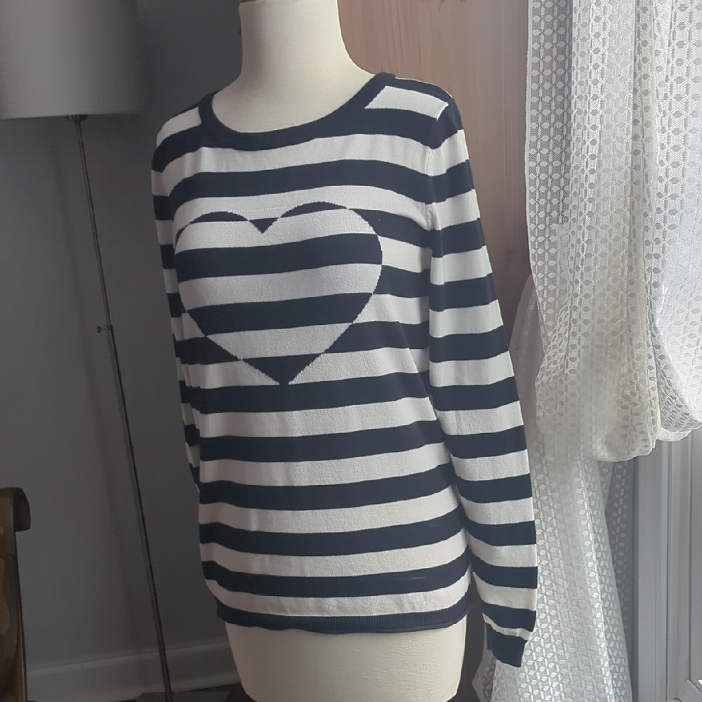 Neiman Marcus Navy and White Heart Stripe Sweater